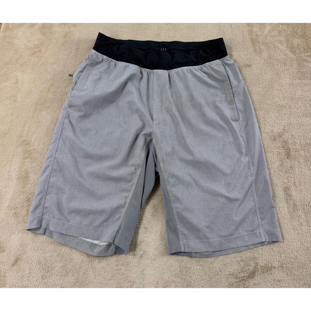 lululemon Linerless Shorts 12" Men's Size Large Gray Gym‎ Workout EUC